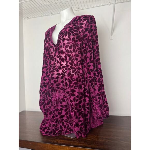 Torrid Floral Blouse, Magenta with Velvet Floral Pattern Size 3X NWT - Picture 3 of 13